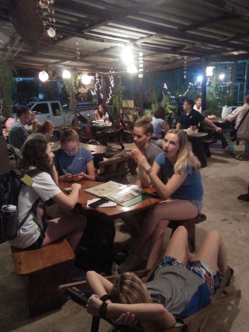 Sangjun Guesthouse Trat Buitenkant foto